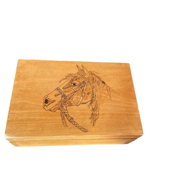Vintage Hand Crafted Wood Burning Horse Head-Hinged Back-Dove Tail Joinery Box - Picture 3 of 8